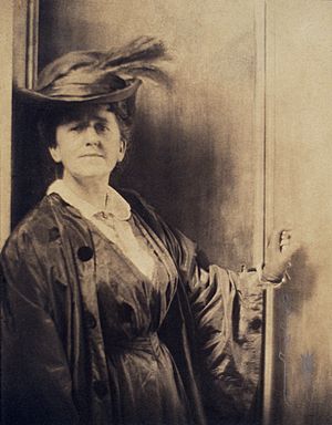 Photograph called "Portrait of the Photographer", manipulated self-portrait by Gertrude Käsebier