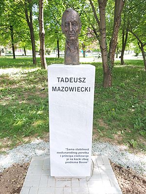 Tadeusz Mazowiecki bust in Sarajevo