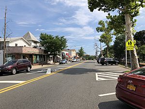 2018-07-20 15 17 03 View east along Bergen County Route 502 (Broadway) just east of Westwood Avenue and Washington Avenue in Westwood, Bergen County, New Jersey