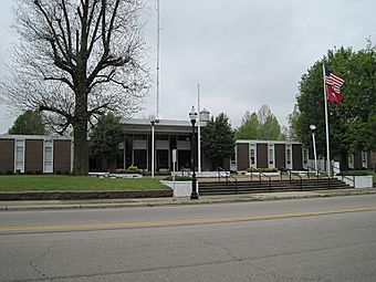 Lawrence County Courthouse Walnut Ridge AR 2013-04-27 001.jpg