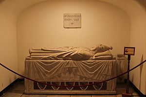 Saint Peter's Basilica 2020 P10 Grotte vaticane Grave of Bonifacius VIII