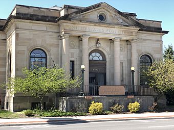 Old Bowling Green Ohio Post Office Facade.jpg