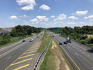 2021-06-29 13 37 27 View east along Interstate 195 (Central Jersey Expressway) from the overpass for the ramp to northbound Interstate 95 (New Jersey Turnpike) in Robbinsville Township, Mercer County, New Jersey