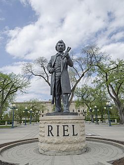 Louis Riel statue at the Manitoba Legislative Grounds.jpg
