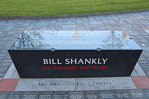 Shankly plinth, 96 Avenue