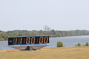 Countdown clock at NASAs Kennedy Space Center on 28 April 2011 (5665401600)