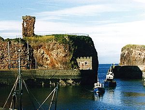 Dunbar Harbour and Castle, 1987