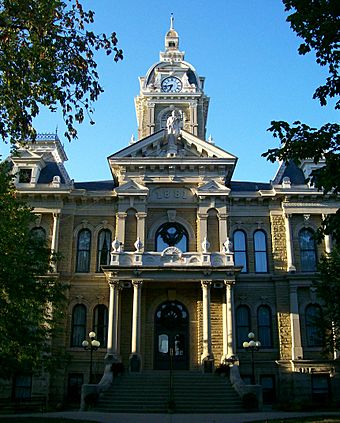 Guernsey County Courthouse 002.jpg
