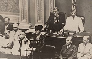 Koningin Wilhelmina spreekt het Amerikaans congres toe (cropped)