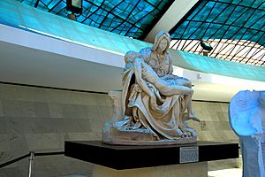 Pietá na Catedral de Brasilia (15546597632)