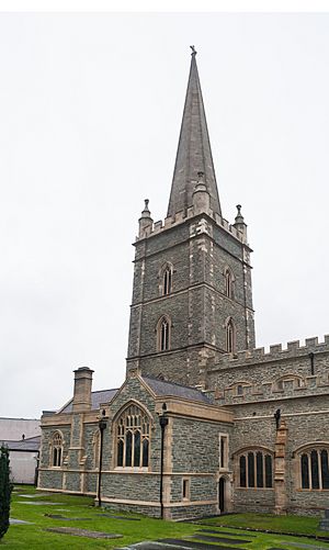 Derry St Columb's Cathedral Tower SE 2013 09 17.jpg