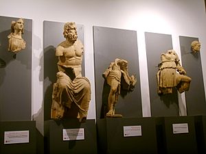 Museo archeologico di Firenze, frontone di Luni 2