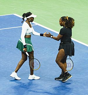 Serena and Venus (cropped)