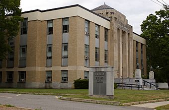 Eastern Middlesex County Second District Court.jpg
