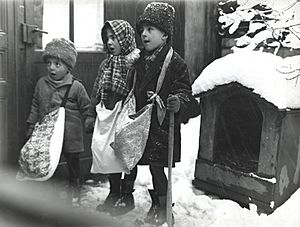 Nicolae Ionescu - Children carolers in Bucharest, 1929