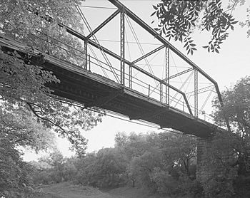 Fort Griffin Iron Truss Bridge, Spanning Clear Fork of Brazos River at County Rout, Fort Griffin vicinity (Shackelford County, Texas).jpg