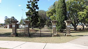 Leslie centenary memorial gates, corner of Fitzroy and Guy Streets, Leslie Park, Warwick, 2015