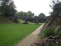 South Bridge Eltham Palace 01