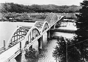Umpqua River Bridge 1939.jpg