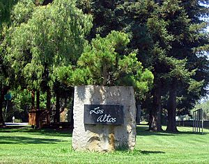 A City of Los Altos entrance marker, located in Lincoln Park just off of Main Street
