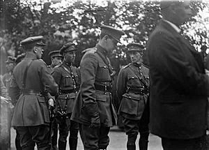 Michael Collins Risteard Mulcahy Glasnevin Cemetery at the funeral of Arthur Griffith