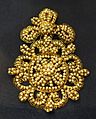 Rose brooch, 17th century AD, gold filigree and baroque pearls - Museo Nacional de Artes Decorativas - Madrid, Spain - DSC08021