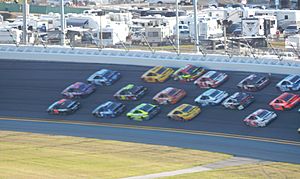 Denny Hamlin leads in the Daytona 500 (cropped)