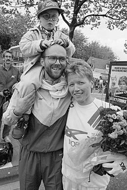 Ingrid Kristiansen with family 1987.jpg