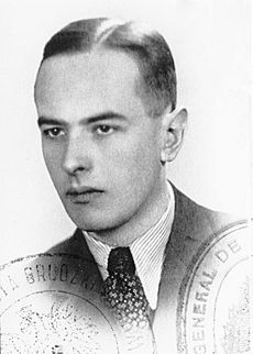 Witold Gombrowicz Polish passport