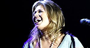 Kelly Clarkson live in Sudbury 2011