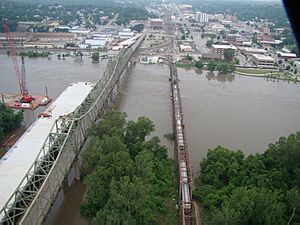 Atchison-bridges-2011-flood
