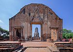 Entrance of Wat Ratchaburana (Ayutthaya).jpg