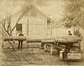Beschrijving Koloniale geschiedenis, Atjehoorlog. Indonesië (voorheen Nederlands-Indië) Twee Atjehse kanonnen in de kraton van Kotaradja. Sumatra, 1880-1910