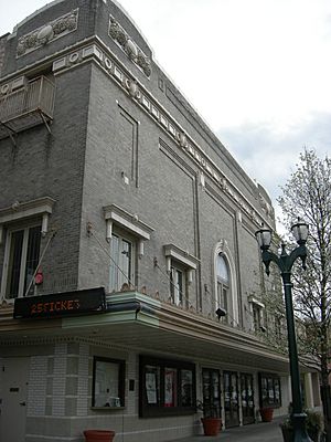 Everett Theater 02
