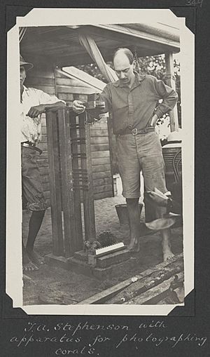 Thomas Stephenson with apparatus for photographing corals, Low Islands, Queensland, circa 1928 - C.M. Yonge (26544167848).jpg