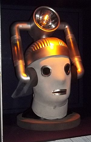 Cyberman Head from The Tenth Planet (10634666874)