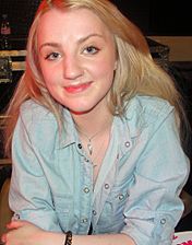 Evanna Lynch at HBP signing in London - Dec 09 cropped