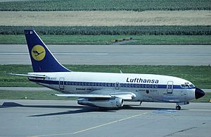 Lufthansa Boeing 737-100 in Zurich 1981