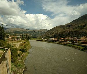Río Urubamba cerca de Urcos