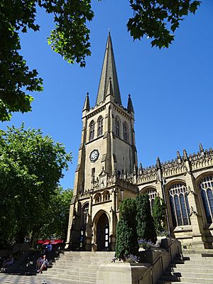 Wakefield Cathedral (geograph 5831177).jpg