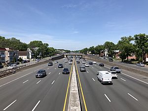 2021-06-05 14 37 47 View north along New Jersey State Route 444 (Garden State Parkway) from the pedestrian overpass between Argyle Terrace and Delmar Place in Irvington Township, Essex County, New Jersey