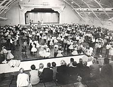 Sarasota municipal auditorium 83d40m - dance 1950s truss system shown