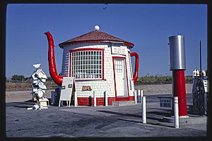 Teapot Dome gas station, Zillah, Washington LOC 37143736243