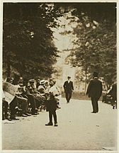 1910-unionsquare-newsboy