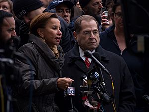 2017-01-28 - Nydia Velazquez and Jerry Nadler at the protest at JFK (81297)