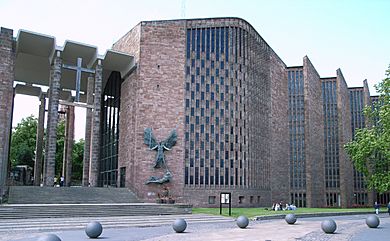 Coventry Cathedral -exterior-5July2008