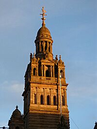Glasgow City Chambers tower - geograph.org.uk - 5194943.jpg