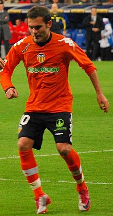 Juan Mata taronja