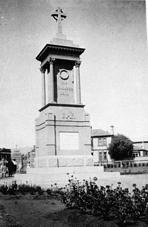 StateLibQld 1 131343 Warwick War Memorial, ca. 1920