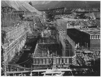 Public Works Administration Project, U.S. Army Corps of Engineers, Bonneville Power and Navigation Dam in Oregon... - NARA - 195807